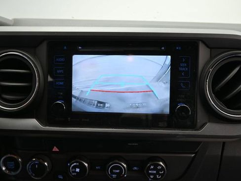 Used 2019 Toyota Tacoma TRD Sport AWD/4WD image 15