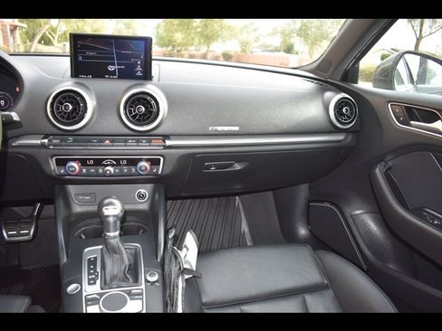 Used 2018 Audi A3 e-tron Premium Plus w/ Technology Package FWD image 29