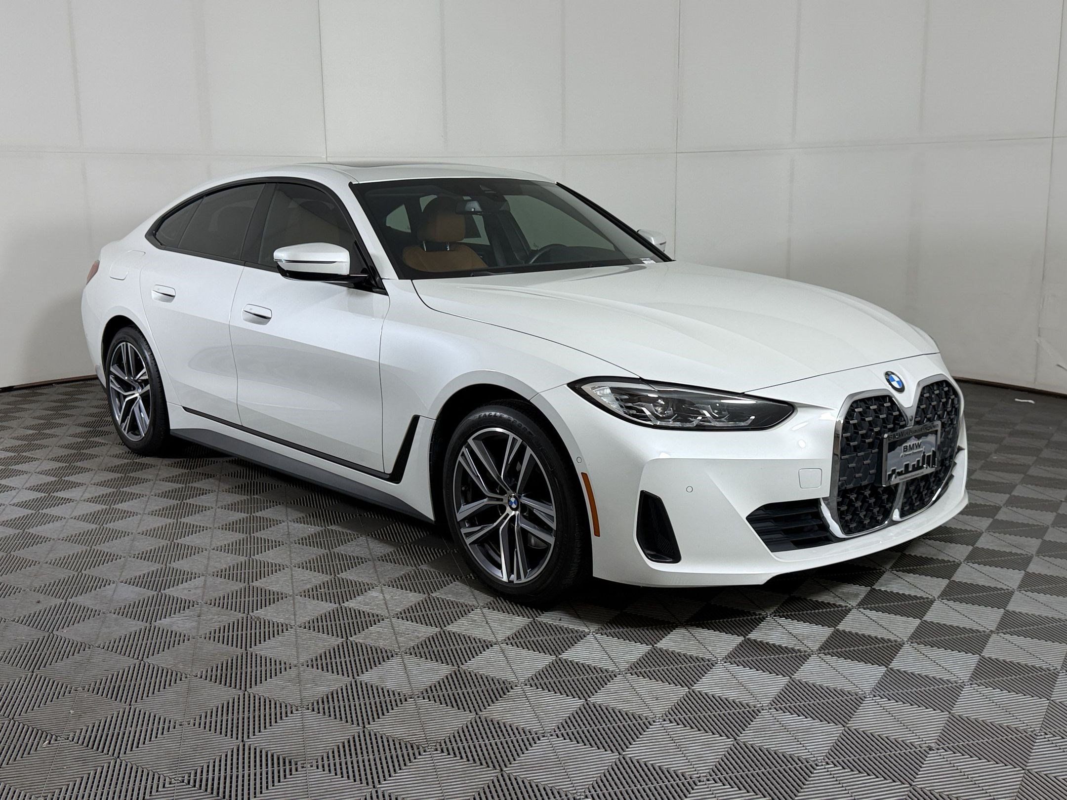 Used 2023 BMW 430i Gran Coupe xDrive w/ M Sport Package AWD/4WD image 7