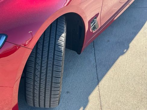 Used 2023 Genesis G70 2.0T image 9