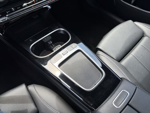Used 2025 Mercedes-Benz CLA 250 image 27