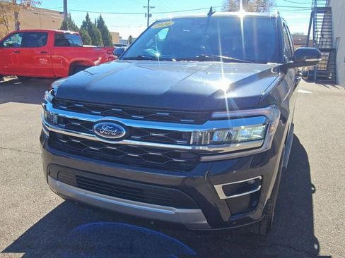Used 2024 Ford Expedition Limited image 3