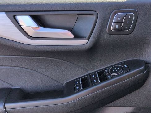 Used 2025 Ford Escape Platinum AWD/4WD image 11