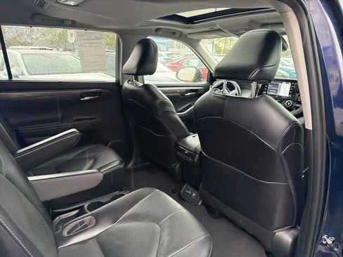 Used 2022 Toyota Highlander Limited AWD/4WD image 14