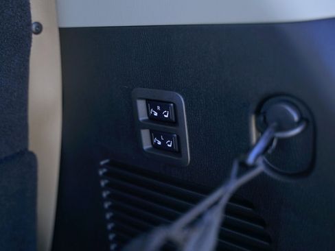 Used 2024 Nissan Armada Platinum w/ Captain's Chairs Package image 37