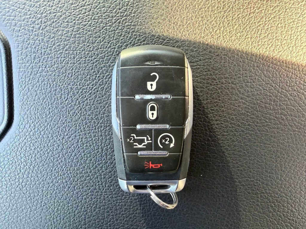 Used 2022 RAM 1500 Laramie AWD/4WD image 28