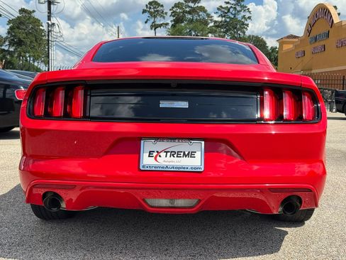 Used 2015 Ford Mustang Coupe RWD image 3