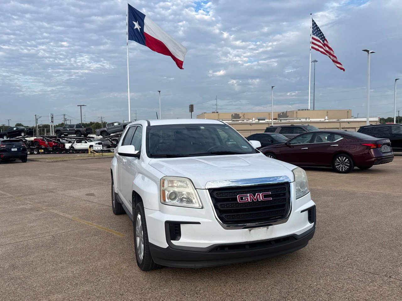 Used 2017 GMC Terrain SLE FWD image 3