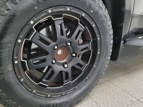 Used 2017 Toyota Tundra SR5 image 31