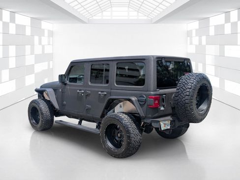 Used 2018 Jeep Wrangler Unlimited Sahara AWD/4WD image 5