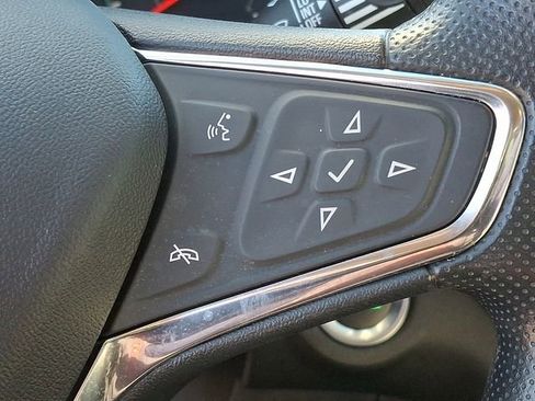 Used 2020 Chevrolet Equinox LS image 18