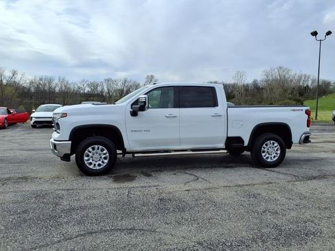 Used 2025 Chevrolet Silverado 3500 LTZ w/ LTZ Convenience Package AWD/4WD image 36