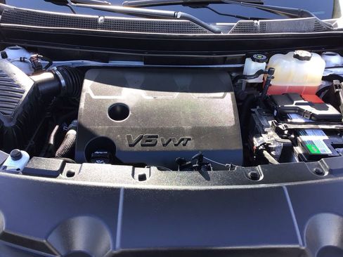 Used 2023 Chevrolet Traverse High Country image 11