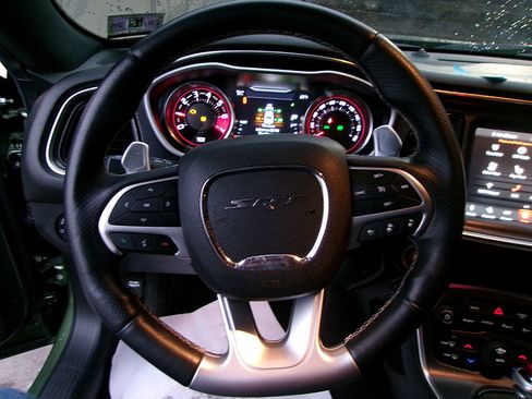 Used 2018 Dodge Challenger SRT w/ Technology Group image 19