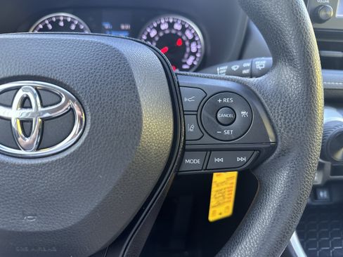 Used 2019 Toyota RAV4 LE w/ All Weather Liner Package AWD/4WD image 18