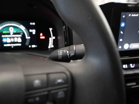 Used 2025 Toyota Camry LE image 14