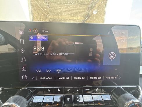 Used 2024 Chevrolet Colorado Z71 w/ Z71 Convenience Package 2 image 16