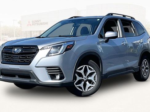 Used 2024 Subaru Forester Premium AWD/4WD image 1
