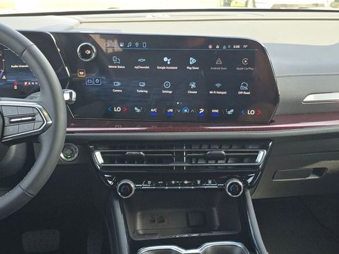 New 2026 Chevrolet Traverse Z71 w/ Driver Confidence Package AWD/4WD image 17