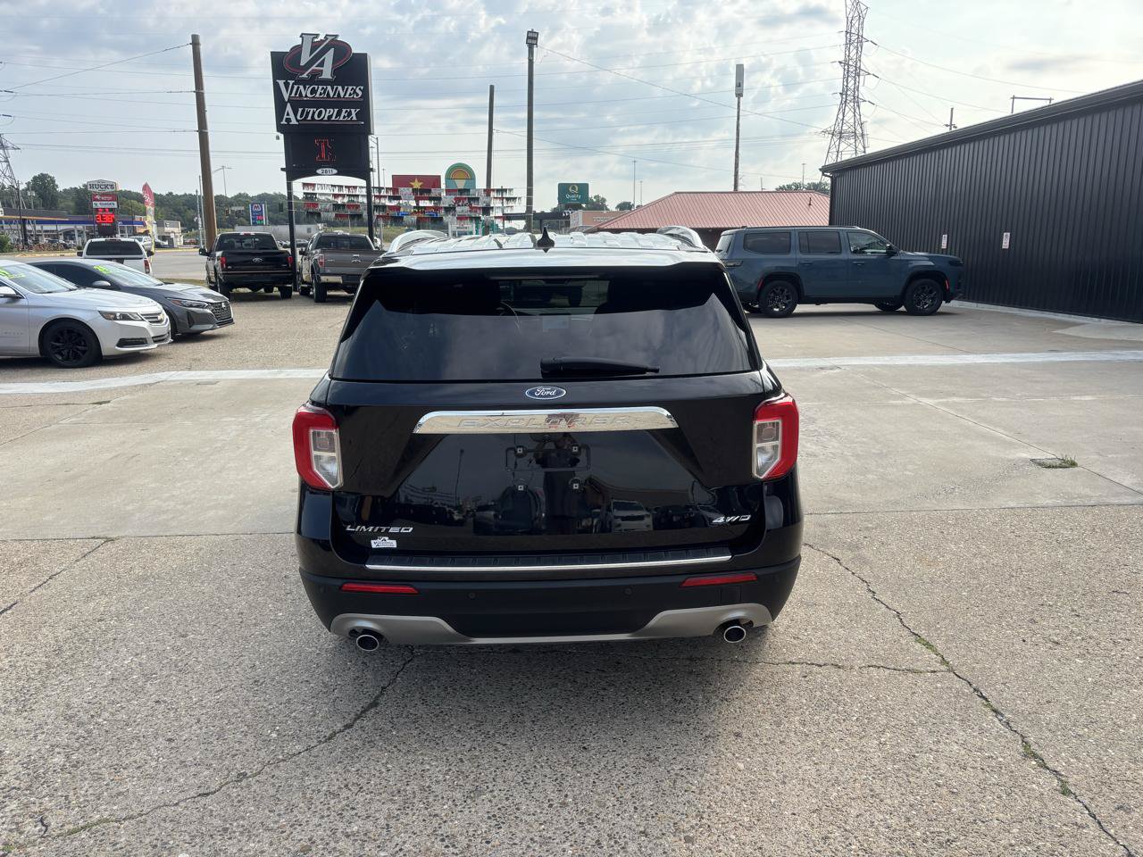 Used 2021 Ford Explorer Limited AWD/4WD image 4