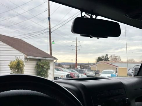 Used 2016 Jeep Wrangler Unlimited Sahara image 53