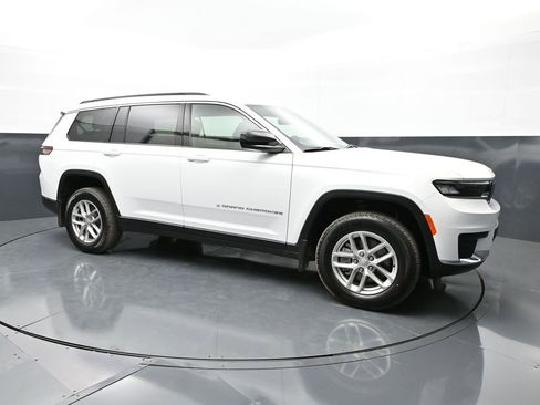 New 2026 Jeep Grand Cherokee L Laredo w/ MOPAR Finishing Package AWD/4WD image 1