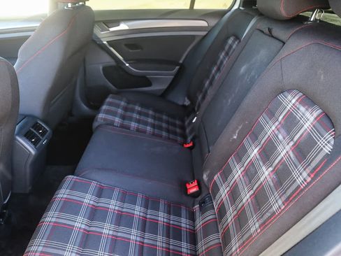 Used 2018 Volkswagen GTI SE image 3