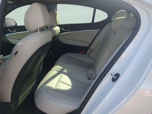 Used 2025 Genesis G70 2.5T RWD image 12