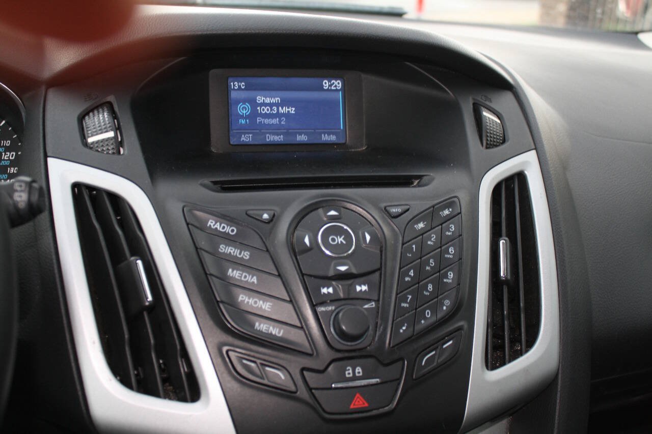 Used 2014 Ford Focus SE w/ Equipment Group 201A FWD image 10