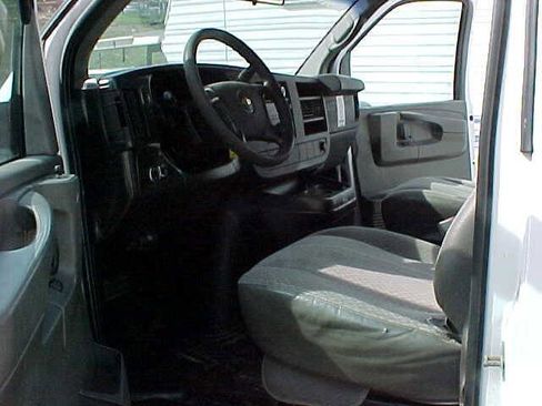 Used 2013 Chevrolet Express 3500 w/ Express Access Plus Package RWD image 20