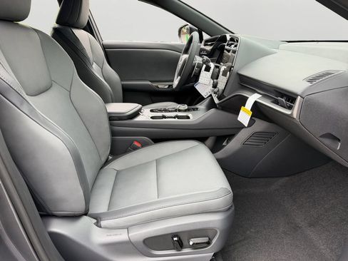 Used 2026 Lexus RZ 450e AWD w/ Technology Package image 5