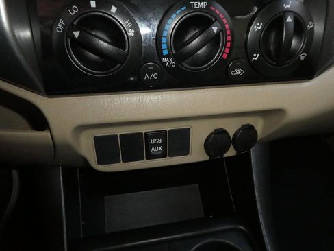 Used 2015 Toyota Tacoma PreRunner w/ SR5 Package image 13