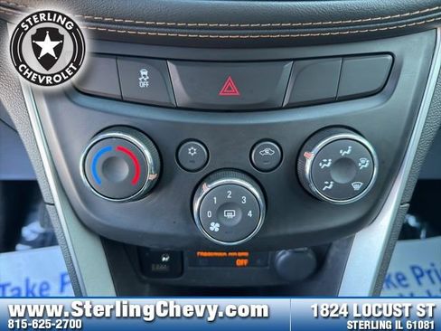 Used 2022 Chevrolet Trax LT w/ LT Convenience Package image 20