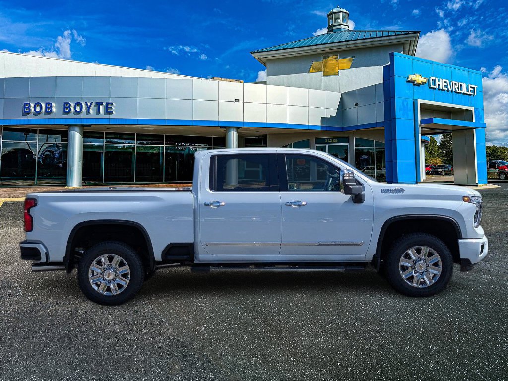 New 2026 Chevrolet Silverado 2500 High Country w/ High Country Premium Package AWD/4WD image 8