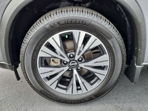 Used 2023 Nissan Rogue SV AWD/4WD image 9
