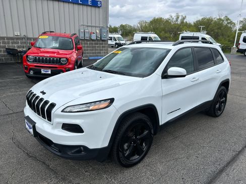 Used 2017 Jeep Cherokee High Altitude AWD/4WD image 8