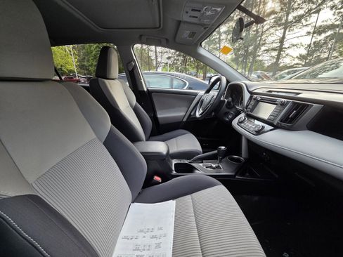 Used 2014 Toyota RAV4 XLE image 8