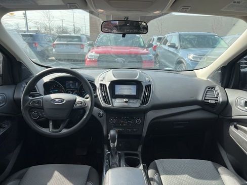 Used 2019 Ford Escape SE image 16