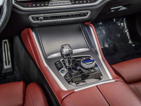 Used 2022 BMW X6 xDrive40i w/ M Sport Package image 30