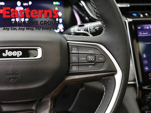 Used 2022 Jeep Grand Cherokee Limited 4xe w/ Luxury Tech Group II AWD/4WD image 15