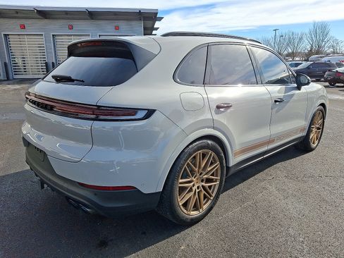 Used 2024 Porsche Cayenne S image 6