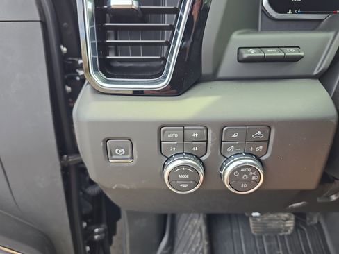 New 2026 GMC Sierra 2500 Denali Ultimate image 22