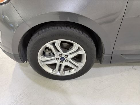 Used 2018 Ford Edge Titanium w/ Equipment Group 301A image 9