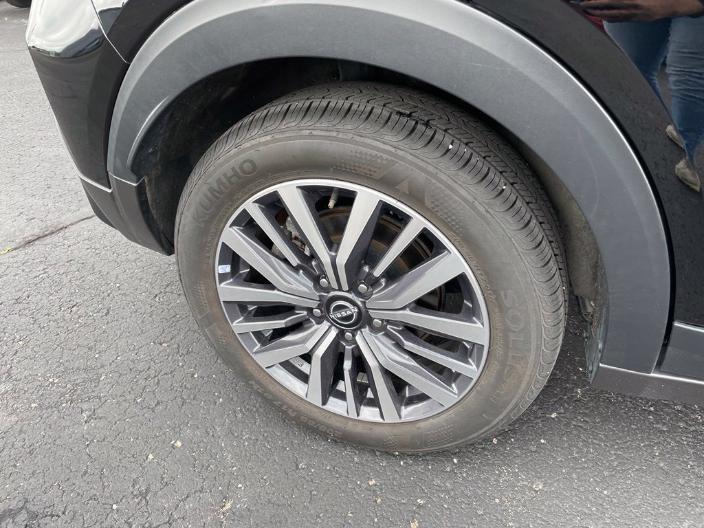 Used 2024 Nissan Kicks SR FWD image 3