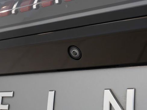 Used 2025 INFINITI QX80 Sensory AWD/4WD image 15