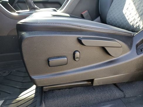 Used 2022 Chevrolet Colorado Z71 w/ Z71 Midnight Edition image 11