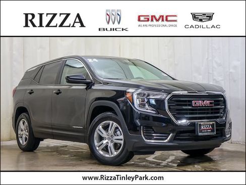 Used 2024 GMC Terrain SLE FWD image 1