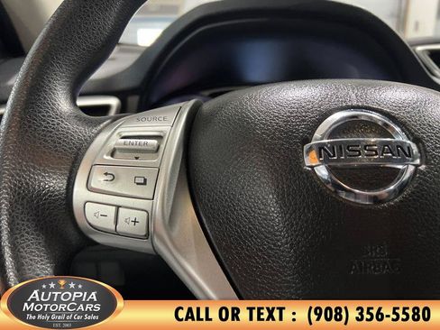 Used 2016 Nissan Rogue SV AWD/4WD image 22