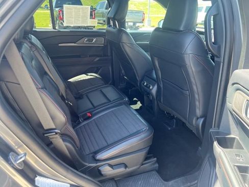 Used 2025 Ford Explorer ST-Line w/ ST-Line Street Pack AWD/4WD image 16