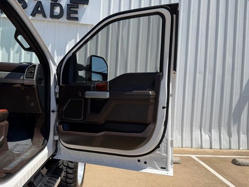 Used 2019 Ford F250 King Ranch w/ King Ranch Ultimate Package AWD/4WD image 24